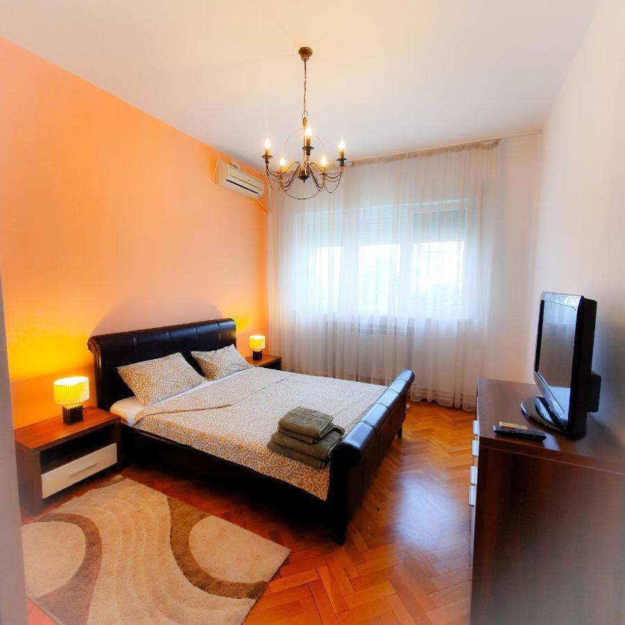 City Center Apartment Bukarest Eksteriør billede