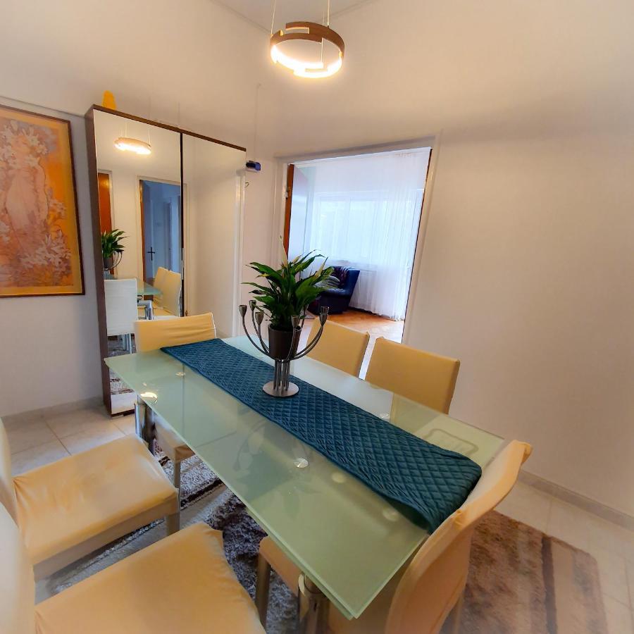 City Center Apartment Bukarest Eksteriør billede